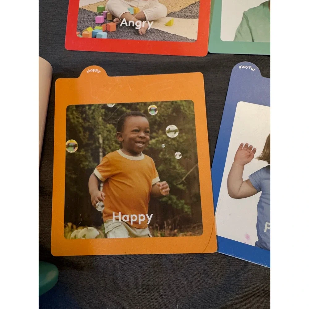 Lovevery My Mood Mirror Toddler Emotional Learning Toy with 5 Emotion Cards